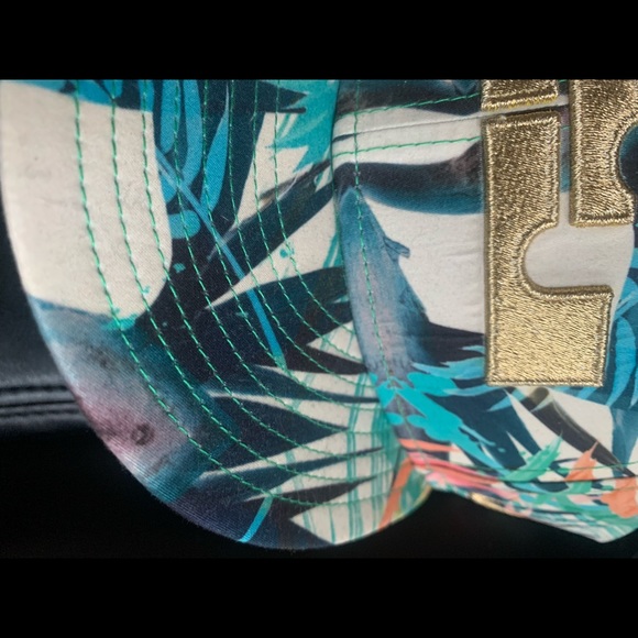 Nike Lebron James Champion Celebration Floral Snapback Cap - Picture 8 of 16